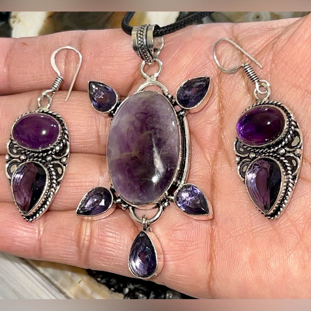 Purple Amethyst & Glass Pendant & Earrings Set - Picture 4 of 16